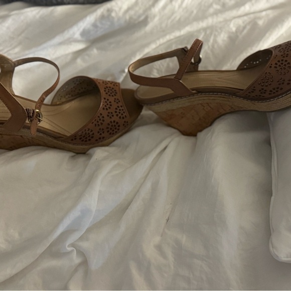 Naturalizer Women's Brown Cutout Sandals - Picture 3 of 8